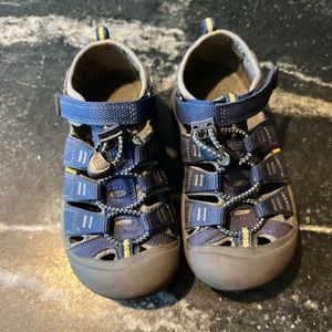 Kids size 13 Keen summer shoes